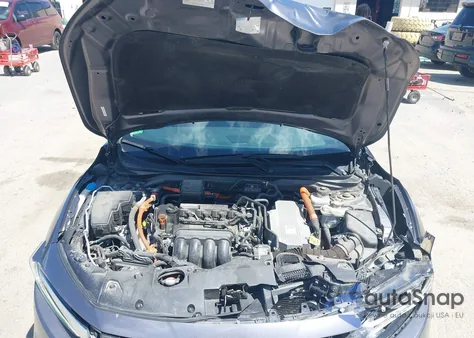 2020 Honda Insight Touring z USA, uszkodzony, nr VIN 19XZE4F91LE003393
